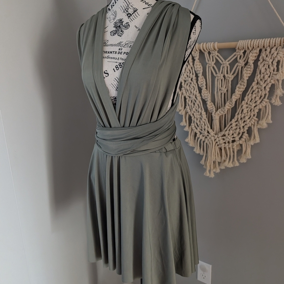 Xenia Boutique Backless Sage Green The Perfect Date Dress Small 4 Halter Multi - Picture 6 of 16